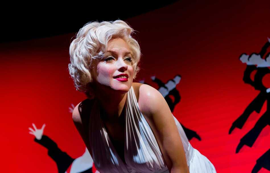 Egy  naptárnak köszönheti sikereit Marilyn Monroe rózsaszín ruhája 